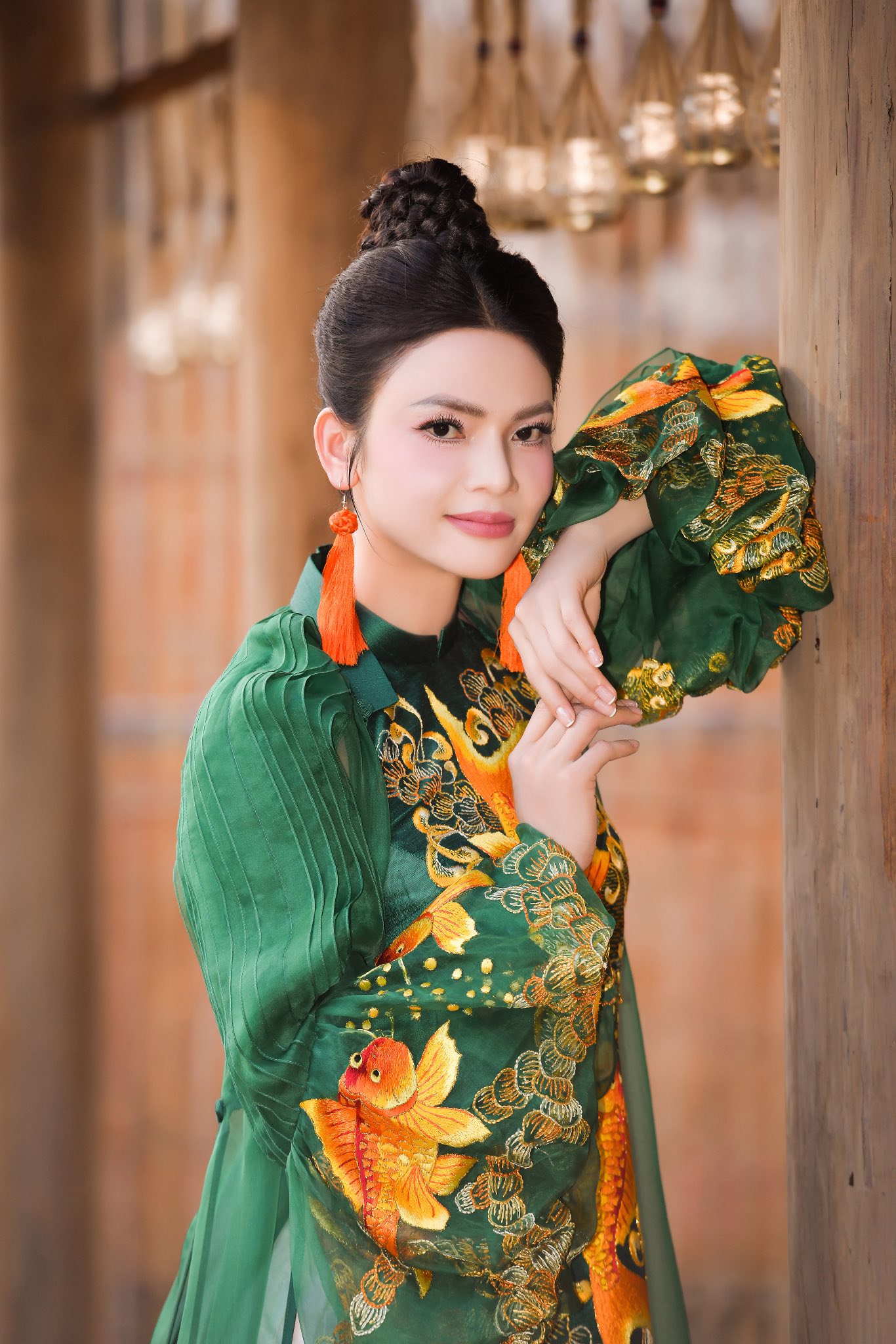 Nữ NSND trẻ nhất Việt Nam: Sống an nh&agrave;n trong biệt phủ 8000m&sup2;, được tạo điều kiện đi diễn cả nước- Ảnh 1.