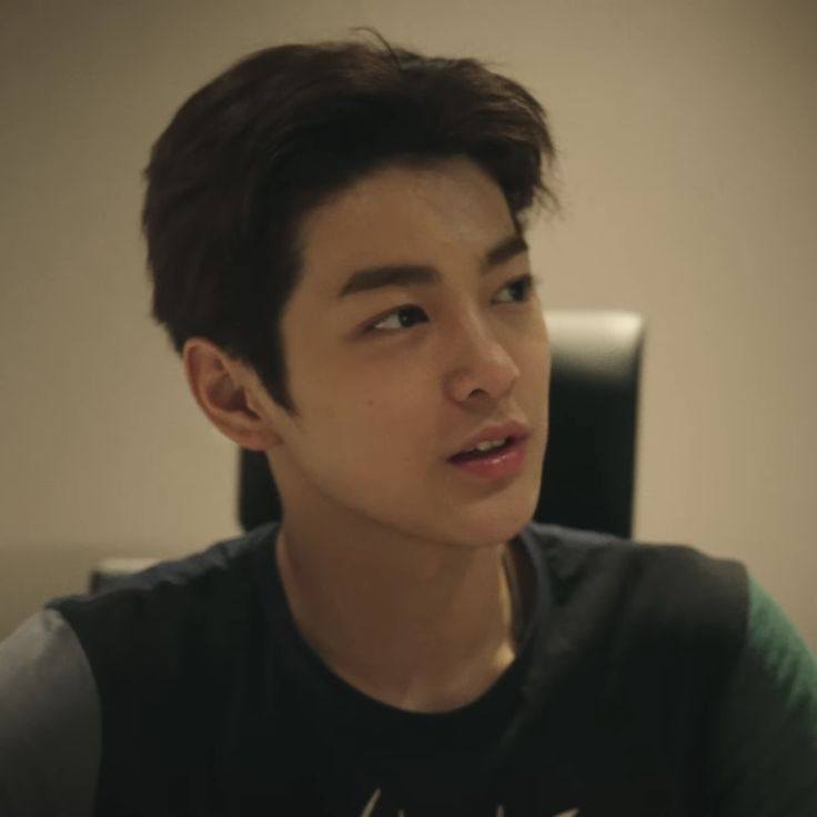 Showbiz c&oacute; mỹ nam 16 tuổi đẹp như mơ, cả triệu người nguyện bảo vệ nụ cười toả nắng- Ảnh 4.