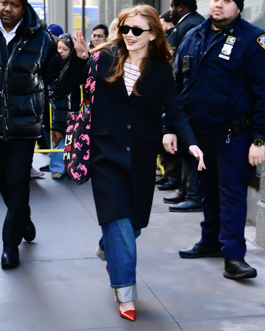 Mỹ nữ khiến MXH rung động suốt hơn 1 tuần qua: Ảnh chụp vội m&agrave; xinh đẹp tuyệt trần, style chuẩn qu&yacute; c&ocirc; thanh lịch- Ảnh 3.