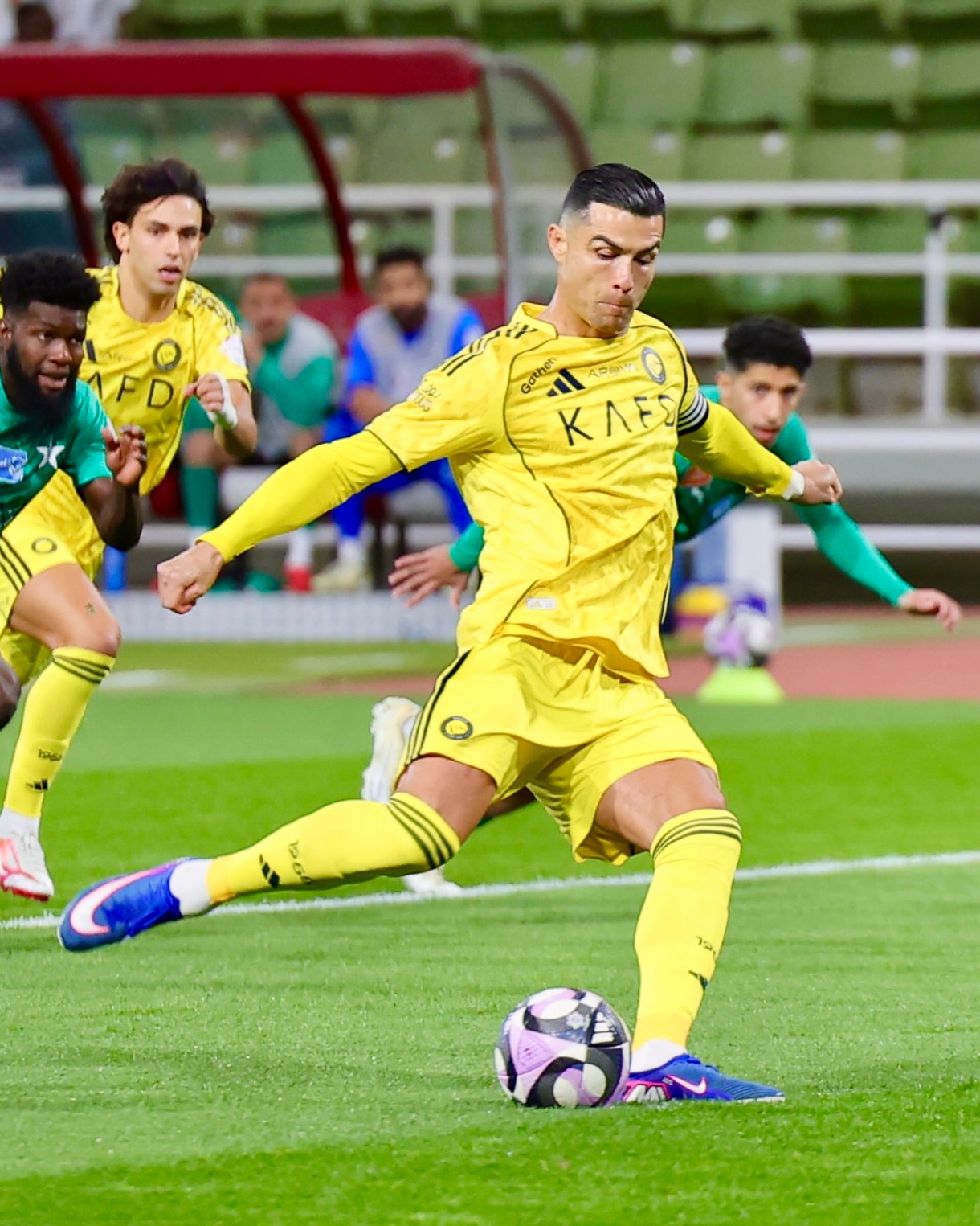 Ronaldo dạo n&agrave;y thế n&agrave;o?- Ảnh 1.