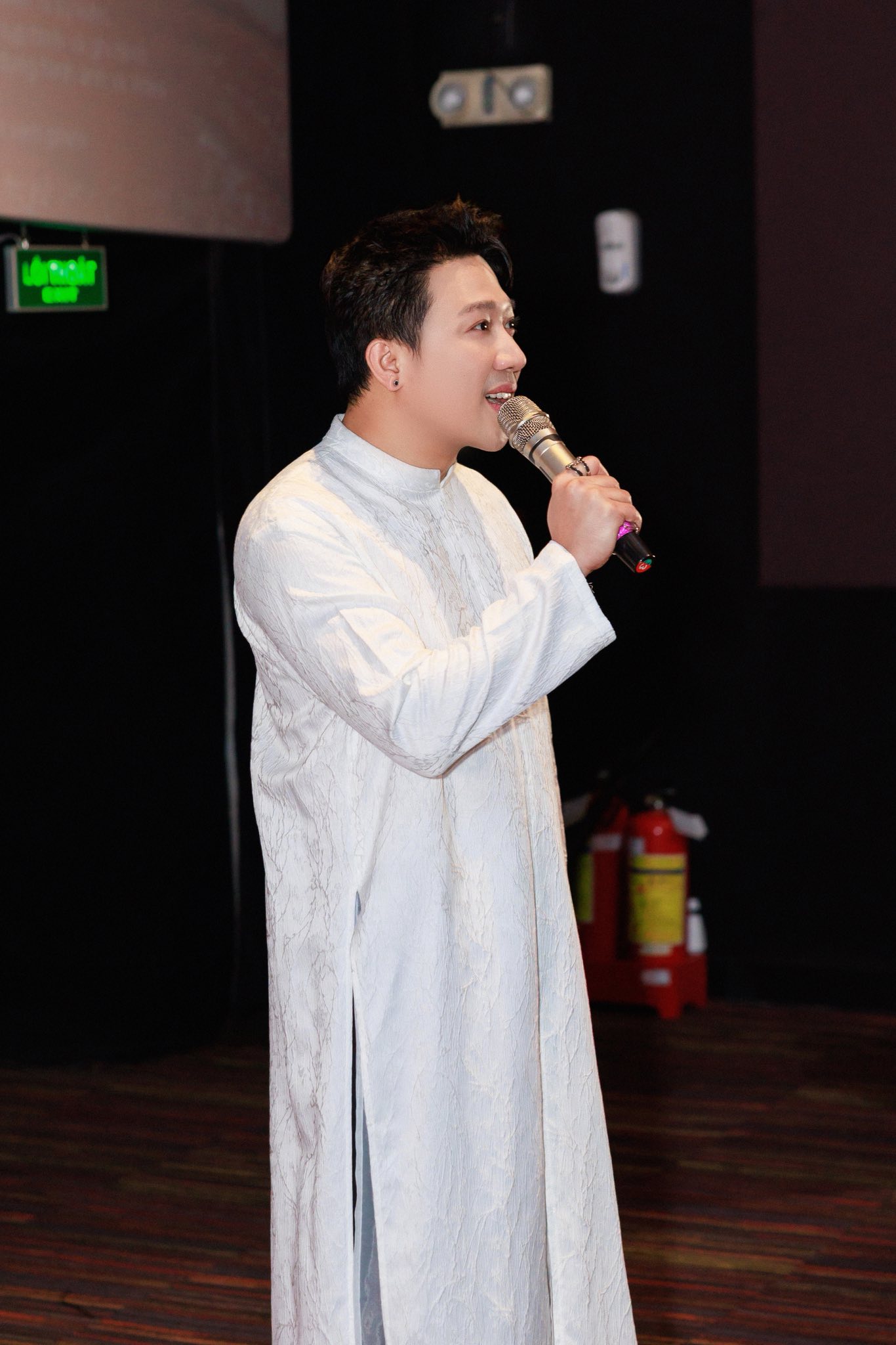 Doanh thu 5 bộ phim hơn 2100 tỷ, Trấn Th&agrave;nh bỏ t&uacute;i bao nhi&ecirc;u?- Ảnh 3.