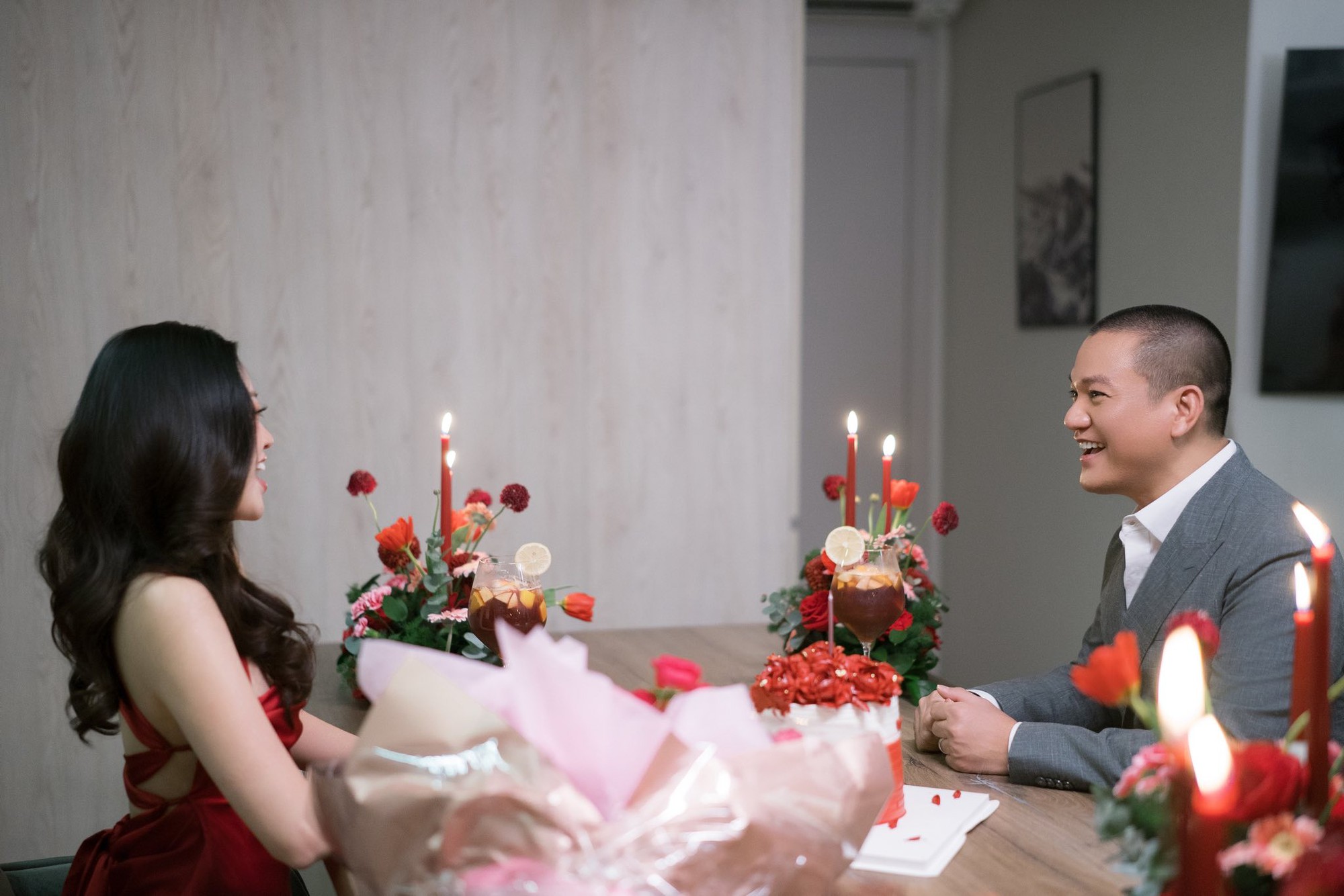 Chồng hơn 17 tuổi l&agrave;m g&igrave; m&agrave; khiến Hoa hậu Kh&aacute;nh V&acirc;n bật kh&oacute;c?- Ảnh 6.