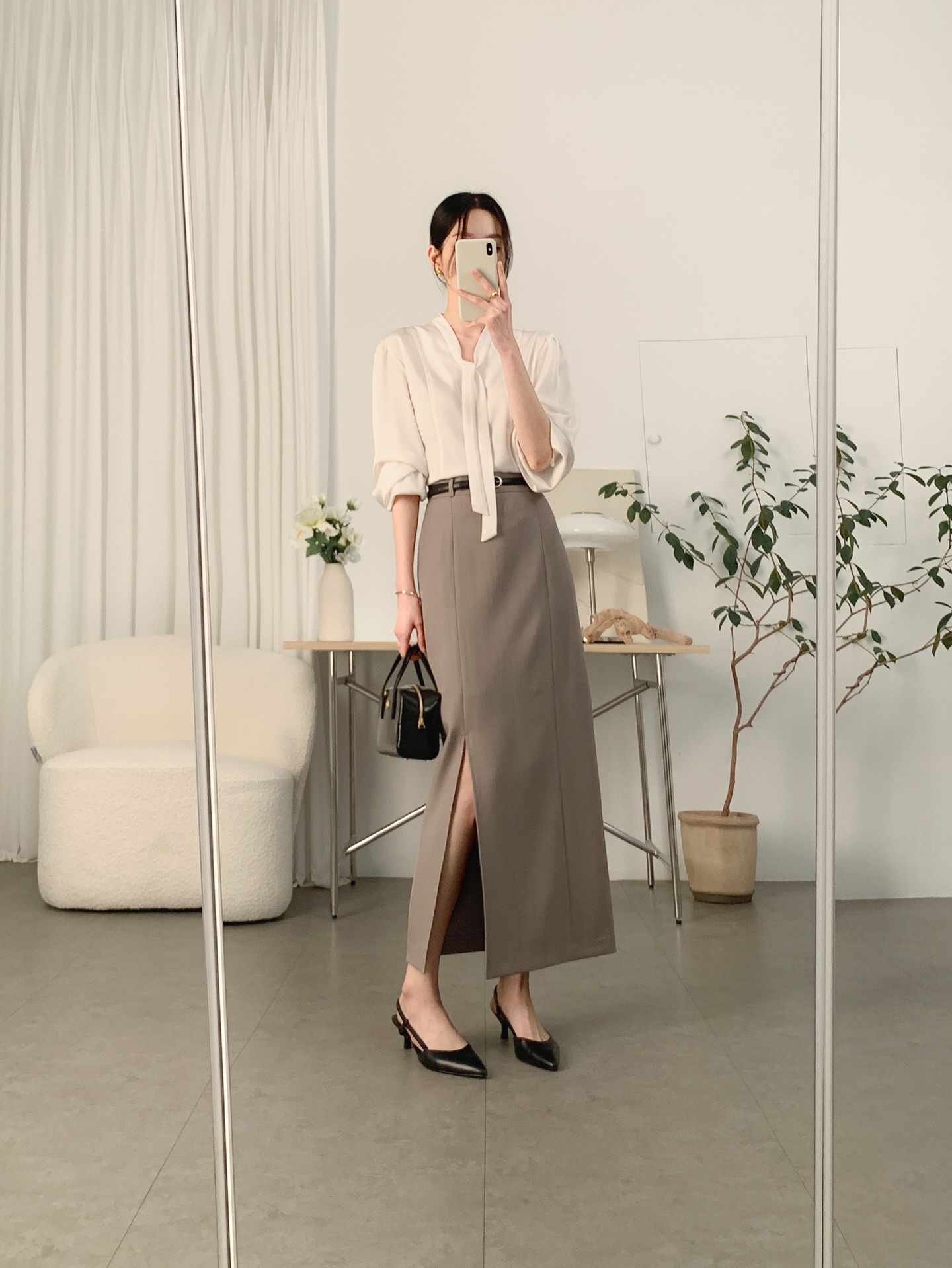 Sự trở lại của một mẫu &aacute;o c&ocirc;ng sở: Mặc l&ecirc;n sang chảnh cả set đồ, sang tới m&ugrave;a thu mặc vẫn đẹp- Ảnh 13.