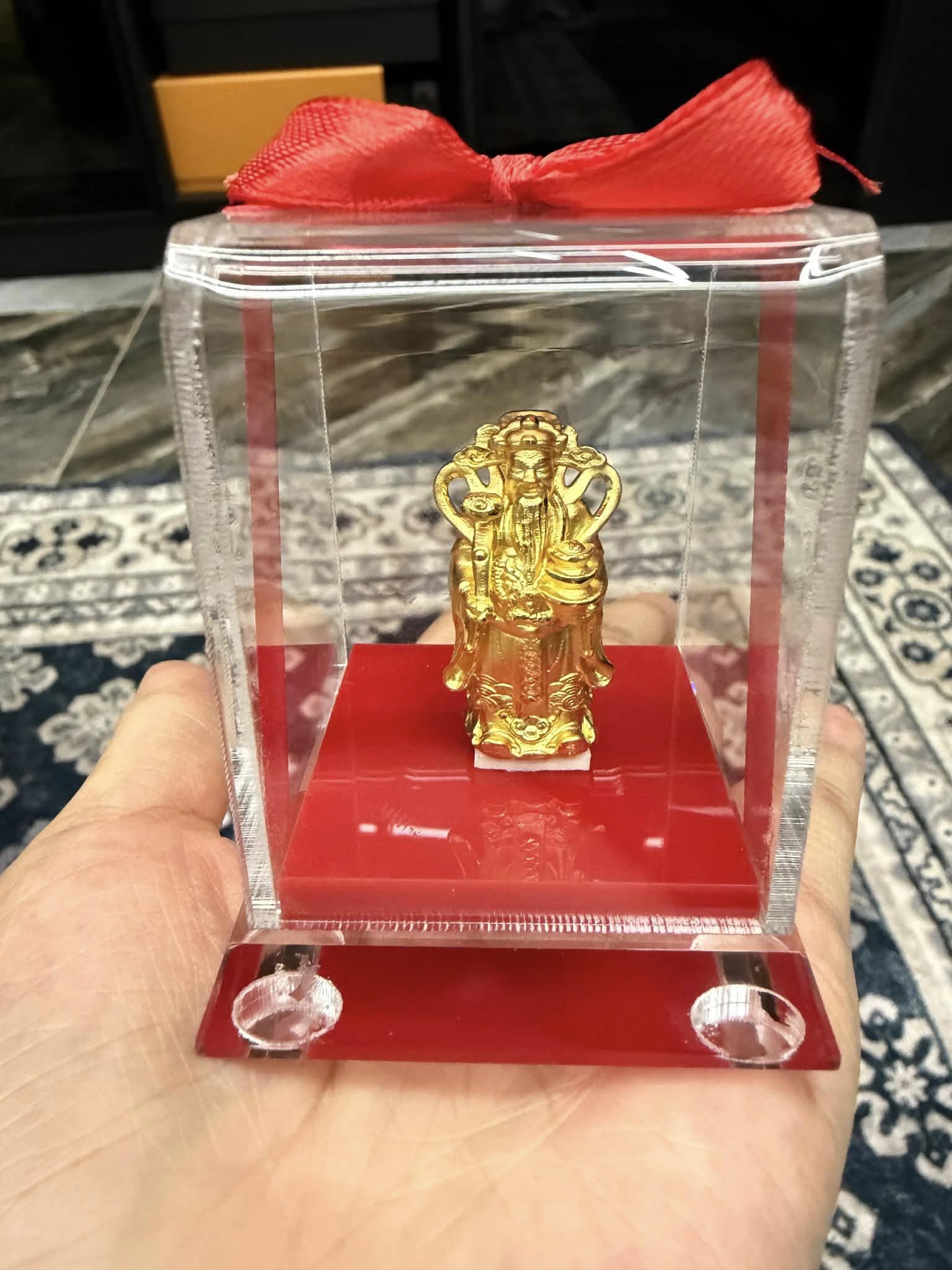 Ca sĩ được vợ tặng tượng Thần T&agrave;i bằng v&agrave;ng: 1 vợ 5 con, ch&aacute;n biệt thự 1.200 m2 liền x&acirc;y nh&agrave; phố 5 tầng- Ảnh 2.