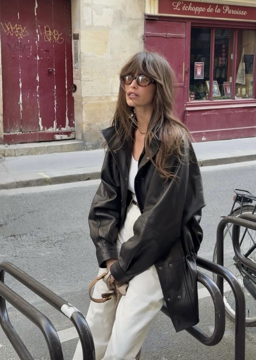 Birkin Bangs - kiểu m&aacute;i sang chảnh hot xuy&ecirc;n nhiều thập kỷ: "Hack tuổi" đỉnh cao, đến Anne Hathaway cũng kh&ocirc;ng thể ch&aacute;n- Ảnh 11.