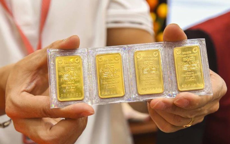 Gi&aacute; v&agrave;ng đột ngột giảm mạnh, ai xếp h&agrave;ng buổi s&aacute;ng V&iacute;a Thần T&agrave;i đ&atilde; lỗ nhanh 4,5 triệu đồng- Ảnh 1.