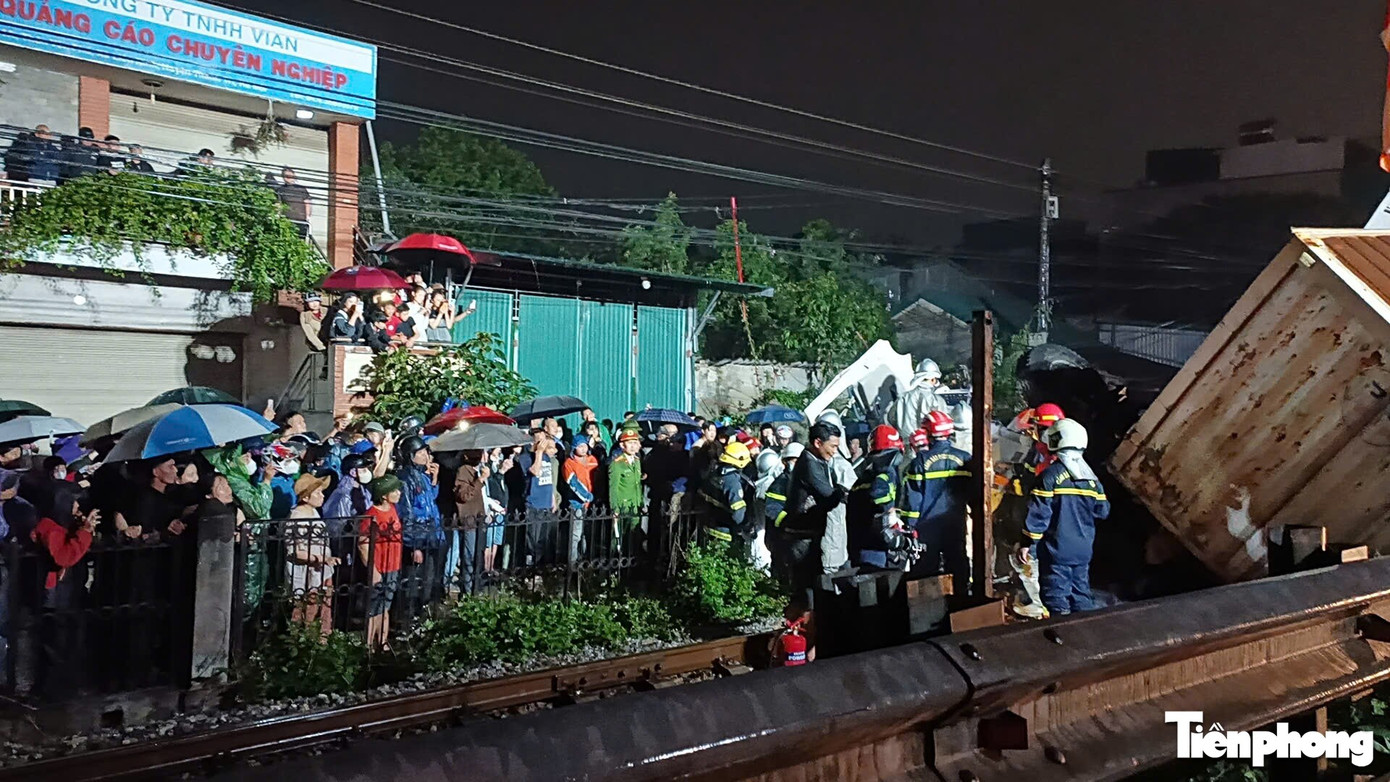 Th&ocirc;ng tin mới nhất vụ t&agrave;u hoả đ&acirc;m n&aacute;t đầu xe tải l&agrave;m t&agrave;i xế &ocirc; t&ocirc; chết tại chỗ- Ảnh 5.