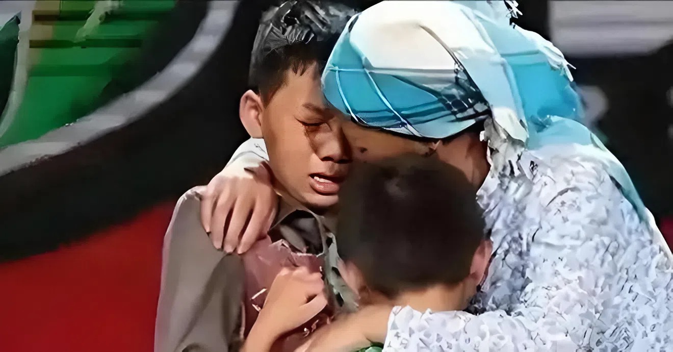 Cậu b&eacute; 7 tuổi bị mẹ bỏ rơi, phải ăn rau dại sống qua ng&agrave;y, năm 14 tuổi ti&ecirc;u hết 5,72 tỷ trong chỉ nửa ng&agrave;y- Ảnh 3.