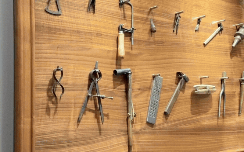 B&iacute; ẩn tiệm v&agrave;ng cổ 3 đời khiến giới si&ecirc;u gi&agrave;u m&ecirc; mẩn: Ph&uacute; b&agrave; h&eacute; lộ quy tắc 'ngầm', chờ r&ograve;ng r&atilde; hơn 1 năm mới tới lượt- Ảnh 15.