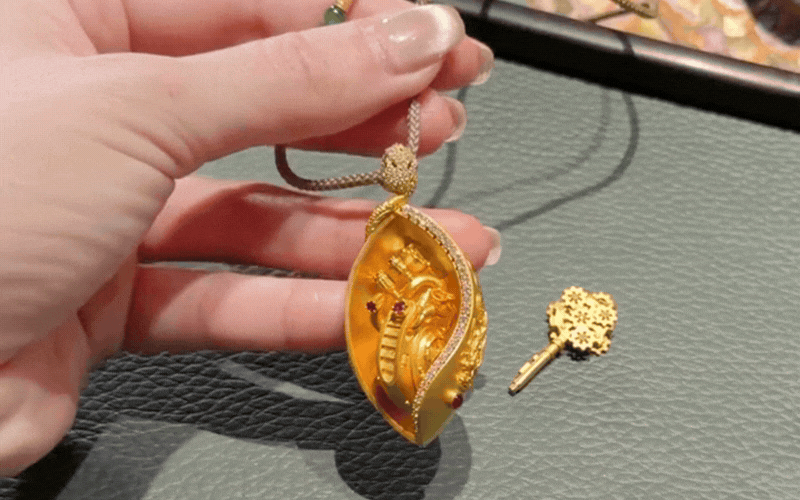 B&iacute; ẩn tiệm v&agrave;ng cổ 3 đời khiến giới si&ecirc;u gi&agrave;u m&ecirc; mẩn: Ph&uacute; b&agrave; h&eacute; lộ quy tắc 'ngầm', chờ r&ograve;ng r&atilde; hơn 1 năm mới tới lượt- Ảnh 5.