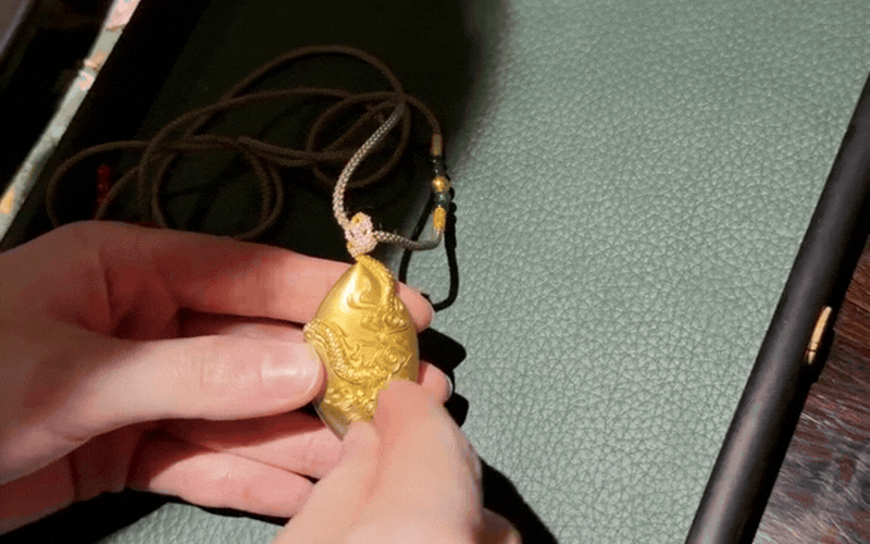 B&iacute; ẩn tiệm v&agrave;ng cổ 3 đời khiến giới si&ecirc;u gi&agrave;u m&ecirc; mẩn: Ph&uacute; b&agrave; h&eacute; lộ quy tắc 'ngầm', chờ r&ograve;ng r&atilde; hơn 1 năm mới tới lượt- Ảnh 6.