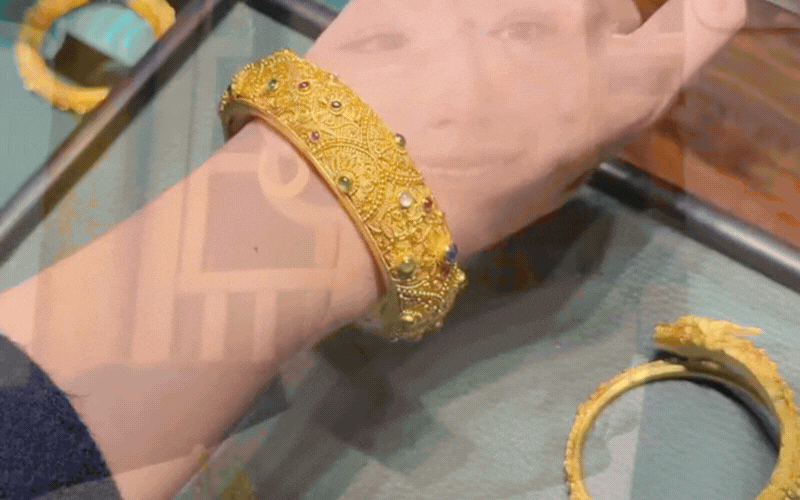 B&iacute; ẩn tiệm v&agrave;ng cổ 3 đời khiến giới si&ecirc;u gi&agrave;u m&ecirc; mẩn: Ph&uacute; b&agrave; h&eacute; lộ quy tắc 'ngầm', chờ r&ograve;ng r&atilde; hơn 1 năm mới tới lượt- Ảnh 8.