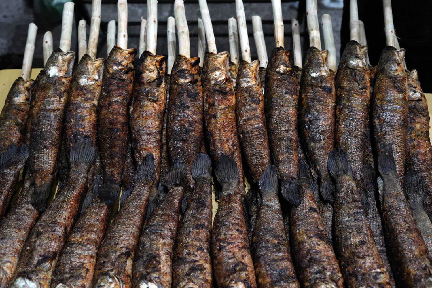 Một tuyến đường ở TP.HCM đỏ lửa suốt đêm trước ngày vía Thần Tài- Ảnh 14. Một tuyến đường ở TP.HCM đỏ lửa suốt đêm trước ngày vía Thần Tài- Ảnh 14.