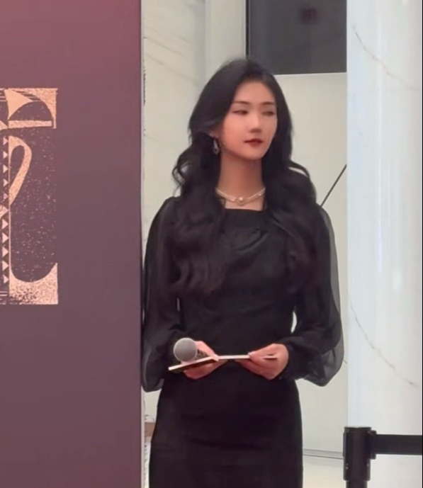 Danh tính bạn gái mới của Huỳnh Hiểu Minh: Kém 22 tuổi, mới yêu đã hưởng đặc quyền chưa tình cũ nào có được- Ảnh 5. Danh tính bạn gái mới của Huỳnh Hiểu Minh: Kém 22 tuổi, mới yêu đã hưởng đặc quyền chưa tình cũ nào có được- Ảnh 5.