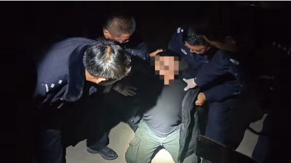 Tịch thu 3055,02 gram v&agrave;ng trong ba l&ocirc; một người đ&agrave;n &ocirc;ng- Ảnh 1.