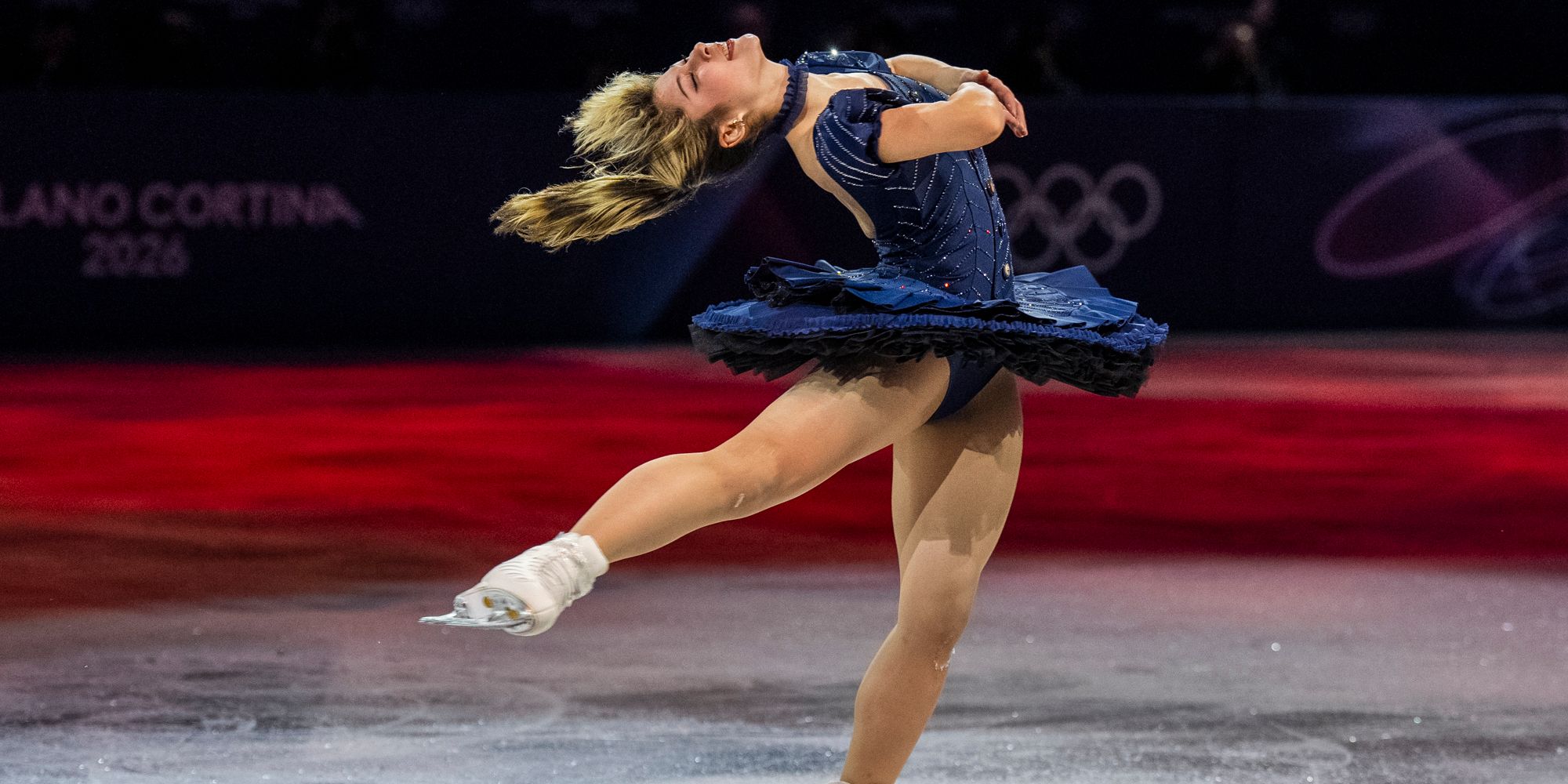 V&igrave; sao c&ocirc; g&aacute;i với m&aacute;i t&oacute;c nhuộm &ldquo;kh&ocirc;ng giống ai&rdquo; n&agrave;y lại đang g&acirc;y b&atilde;o to&agrave;n cầu, l&ecirc;n MXH n&agrave;o cũng thấy mặt?- Ảnh 5.