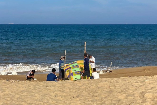 Gia Lai: B&eacute; trai 13 tuổi tử vong khi tắm biển c&ugrave;ng nh&oacute;m bạn- Ảnh 1.