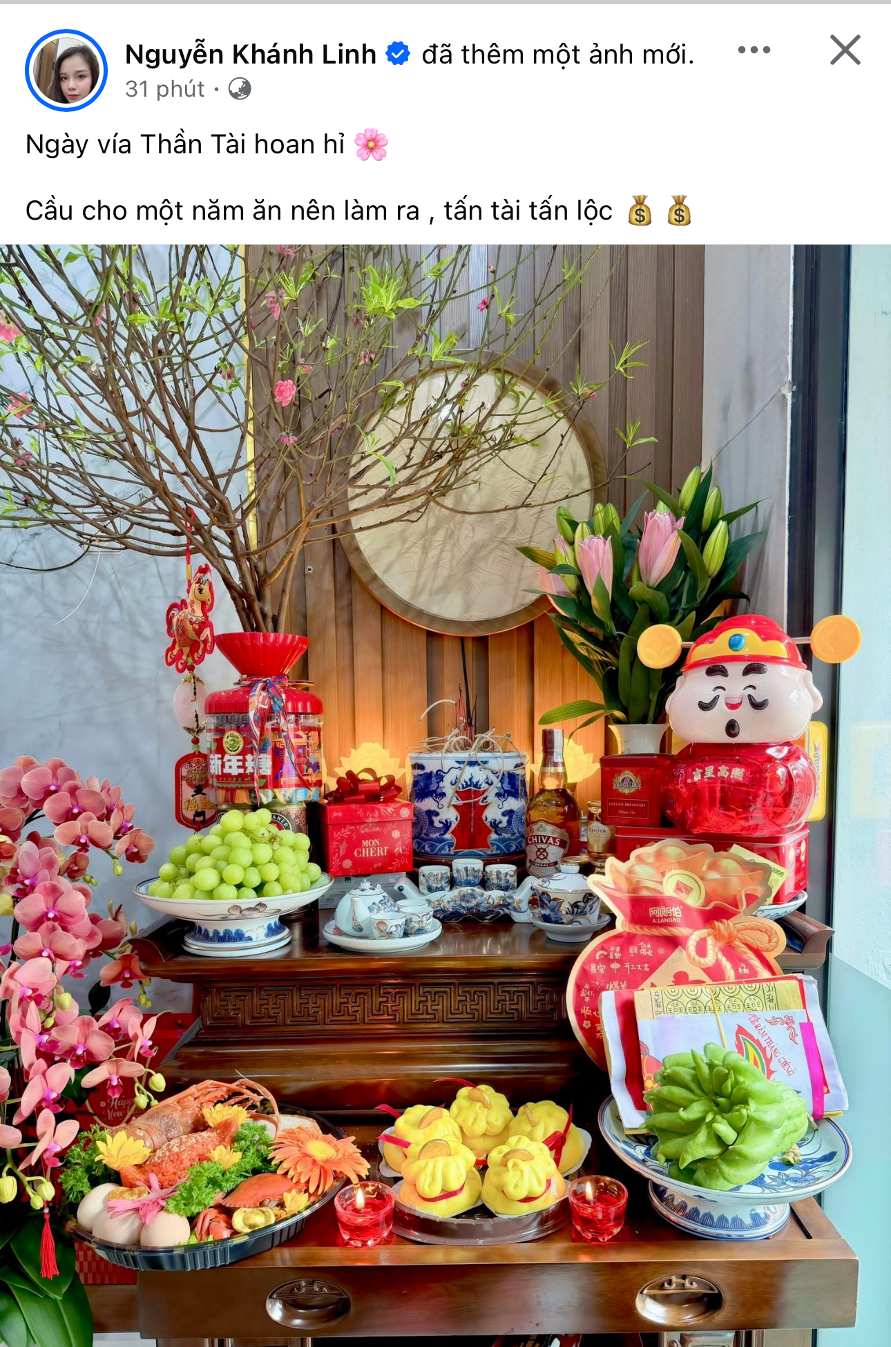 Doãn Hải My và vợ Bùi Tiến Dũng khoe mâm cúng ngày vía Thần Tài: Mong cầu tấn tài tấn lộc!- Ảnh 2. Doãn Hải My và vợ Bùi Tiến Dũng khoe mâm cúng ngày vía Thần Tài: Mong cầu tấn tài tấn lộc!- Ảnh 2.