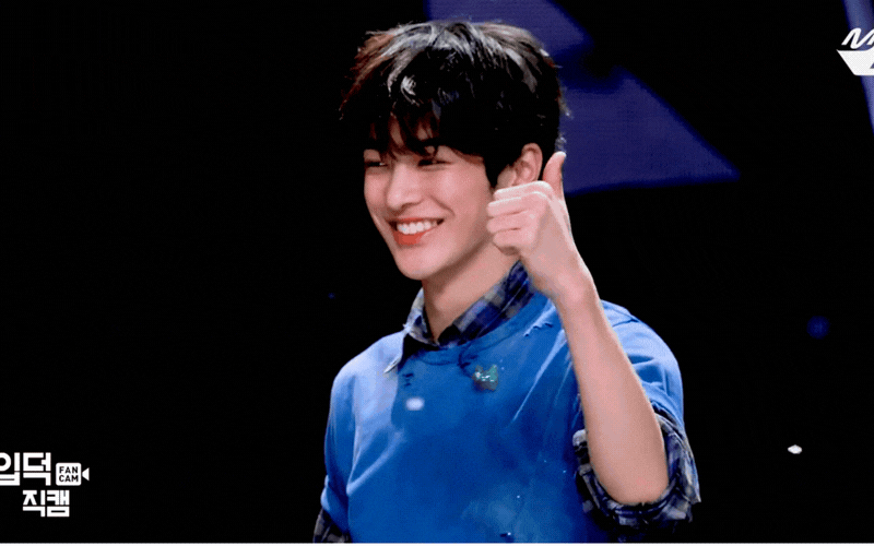 Showbiz c&oacute; mỹ nam 16 tuổi đẹp như mơ, cả triệu người nguyện bảo vệ nụ cười toả nắng- Ảnh 1.