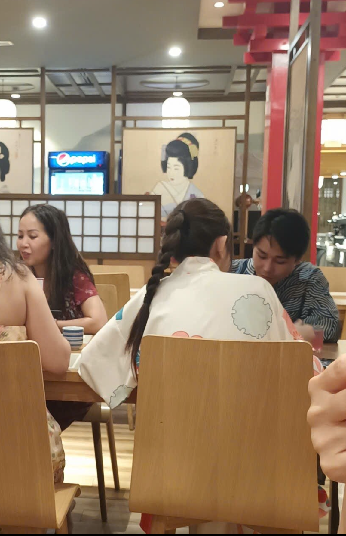 Cặp chị - em Vbiz bí mật hẹn hò nhưng cả nước ai cũng biết, gia đình làm lộ chuyện đãi cưới 2000 khách?- Ảnh 3. Cặp chị - em Vbiz bí mật hẹn hò nhưng cả nước ai cũng biết, gia đình làm lộ chuyện đãi cưới 2000 khách?- Ảnh 3.