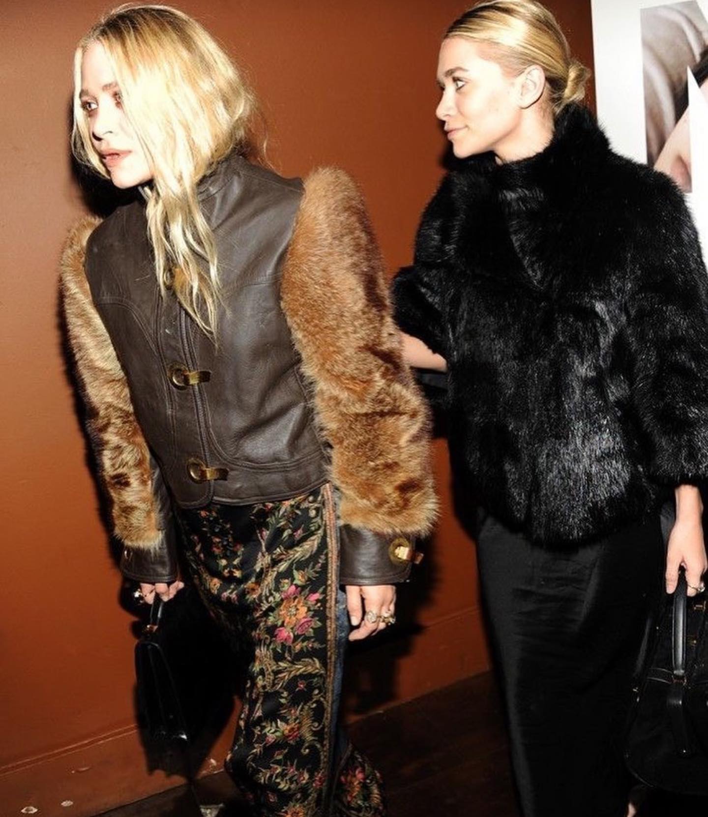 Mary-Kate v&agrave; Ashley Olsen đ&acirc;y ư: Chuyện g&igrave; xảy ra với cặp song sinh quyền lực của l&agrave;ng thời trang vậy?- Ảnh 8.