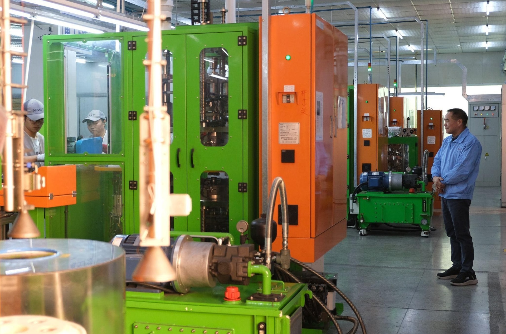 B&ecirc;n trong nh&agrave; m&aacute;y sản xuất 1 triệu chiếc m&aacute;y h&uacute;t ẩm/năm- Ảnh 3.