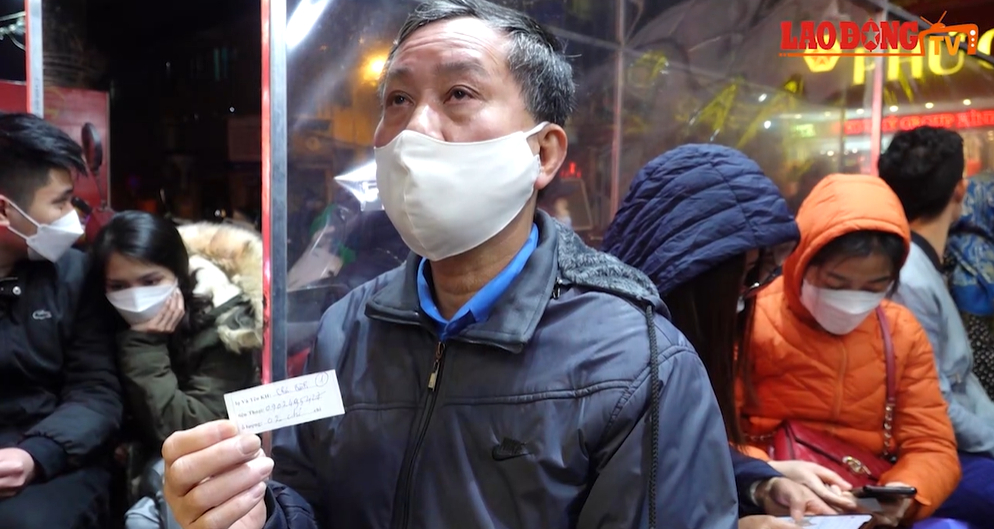 Ch&acirc;n dung cụ &ocirc;ng 70 tuổi ở H&agrave; Nội trở th&agrave;nh "th&aacute;nh giữ chuỗi" mua v&agrave;ng Thần T&agrave;i suốt 14 năm- Ảnh 5.