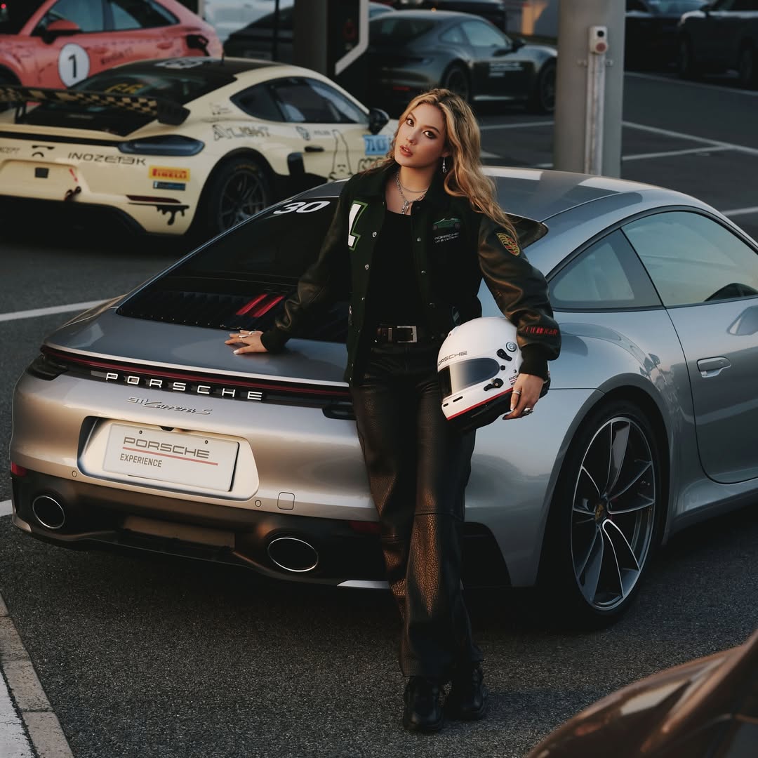 Nhan sắc v&ocirc; thực của 