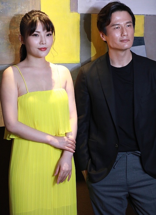 Cặp đ&ocirc;i diễn vi&ecirc;n hủy bỏ đ&aacute;m cưới diễn ra h&ocirc;m nay v&igrave; đ&agrave;ng trai &eacute;p bạn g&aacute;i học tiếng Anh trước khi ngủ- Ảnh 3.