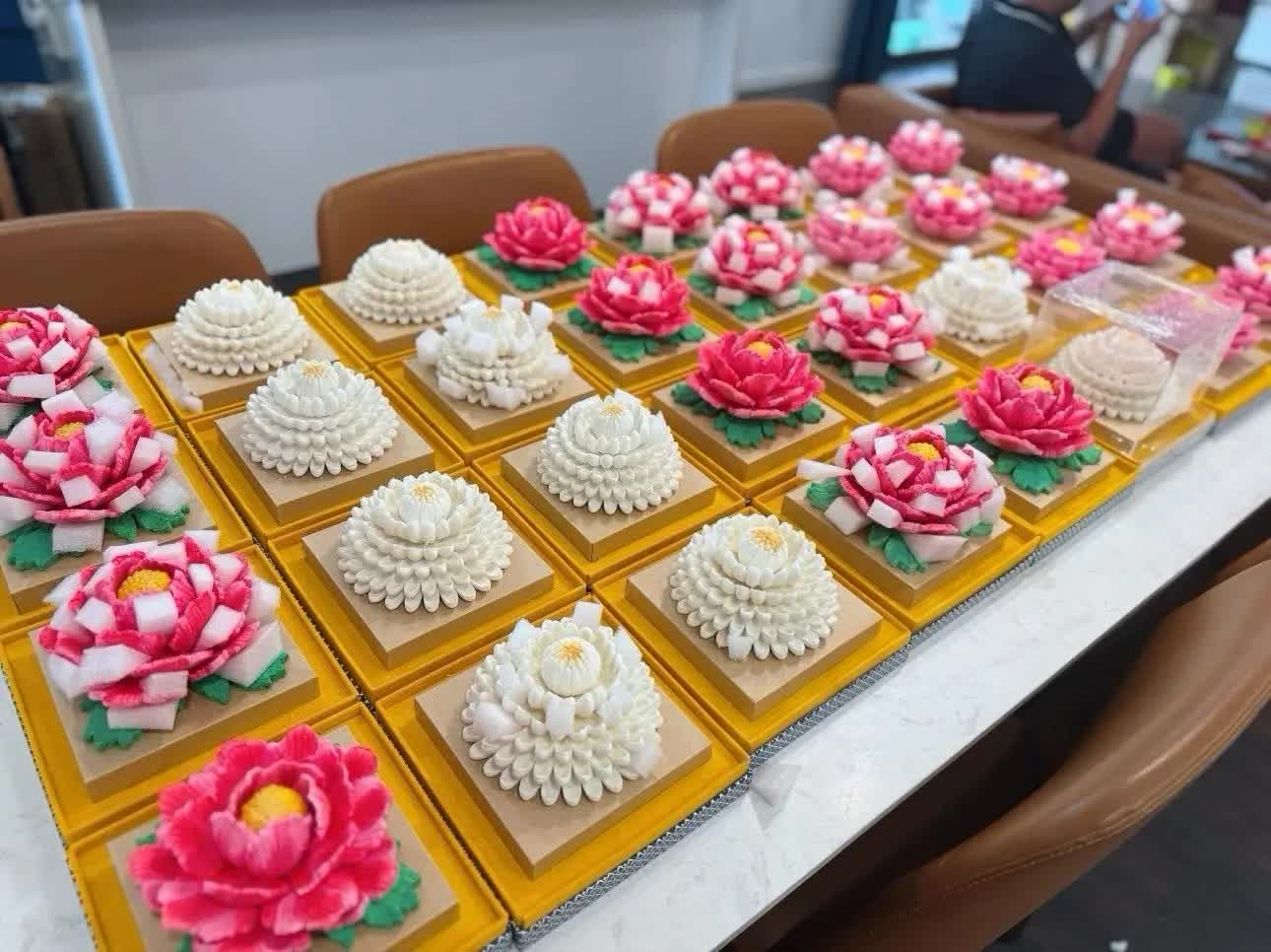 2 vật phẩm d&acirc;ng b&agrave;n thờ Rằm th&aacute;ng Gi&ecirc;ng đang "g&acirc;y sốt": Vừa sang trọng, thanh tịnh lại h&uacute;t t&agrave;i lộc vượng kh&iacute;- Ảnh 18.