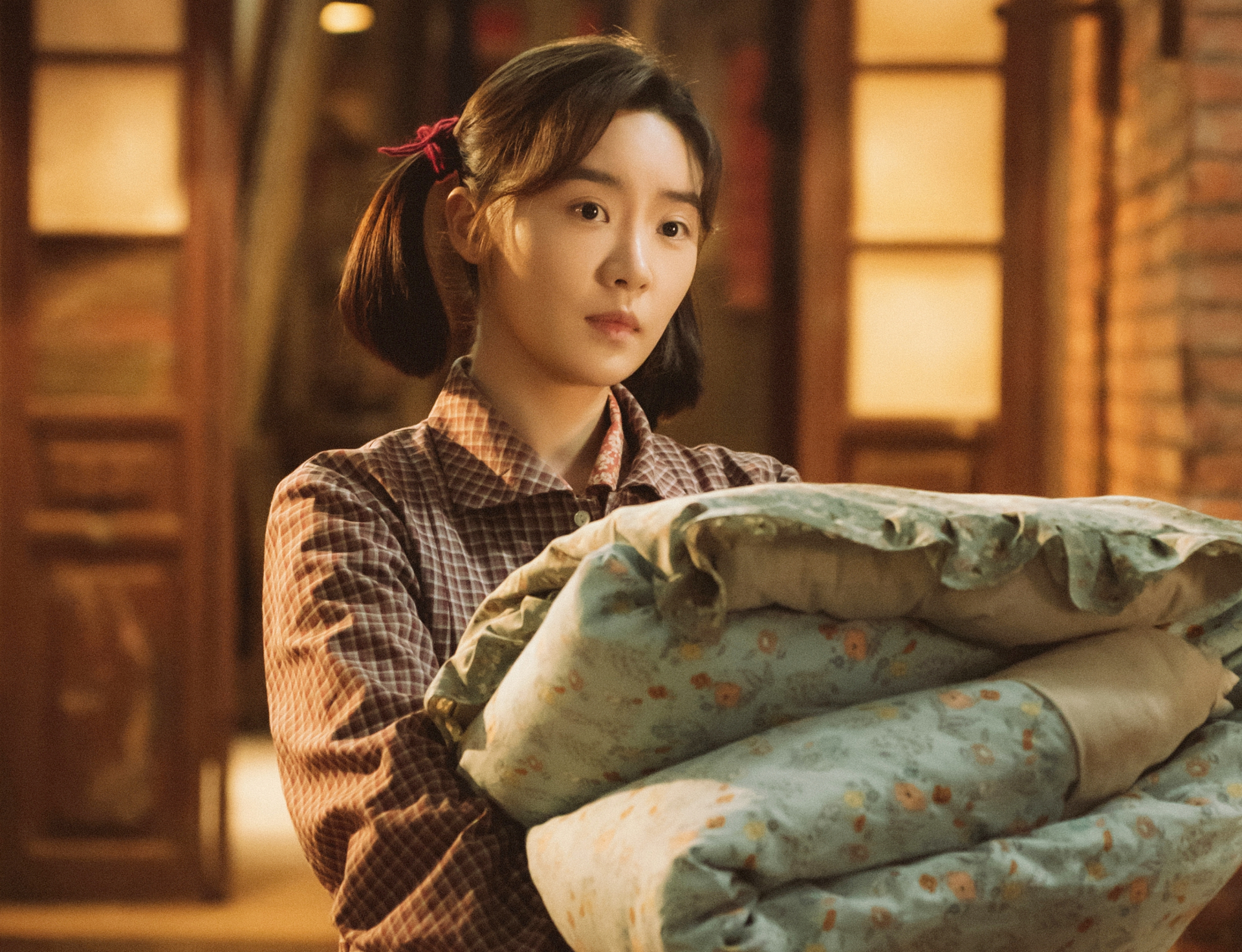 Mỹ nh&acirc;n U32 vẫn bất chấp đ&oacute;ng thiếu nữ 14 tuổi, nũng nịu như c&ocirc;ng ch&uacute;a khiến ai nấy sởn da g&agrave;- Ảnh 3.