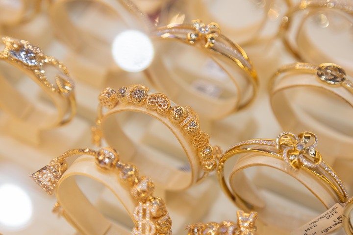 Gi&aacute; v&agrave;ng h&ocirc;m nay 26/2: Hồi phục nhẹ sau khi lao dốc- Ảnh 1.