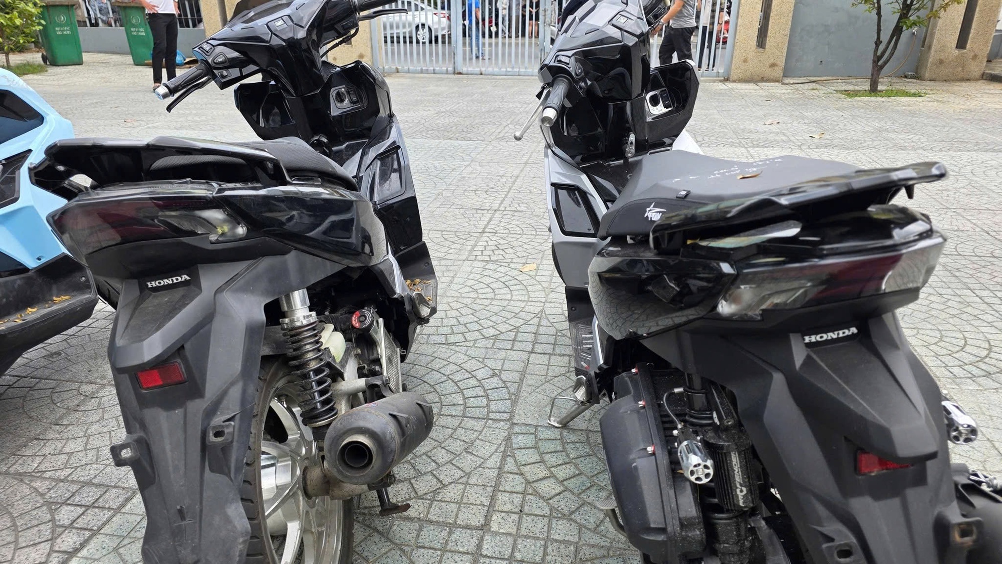 Khởi tố nh&oacute;m thanh thiếu ni&ecirc;n mang hung kh&iacute; g&acirc;y rối tr&ecirc;n đường phố, ch&eacute;m người rạng s&aacute;ng m&ugrave;ng 1 Tết- Ảnh 2.