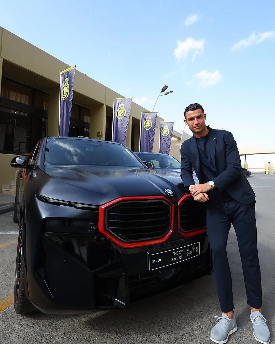 Ronaldo l&agrave;m g&igrave; m&agrave; trở th&agrave;nh tỷ ph&uacute; b&oacute;ng đ&aacute; đầu ti&ecirc;n?- Ảnh 3.