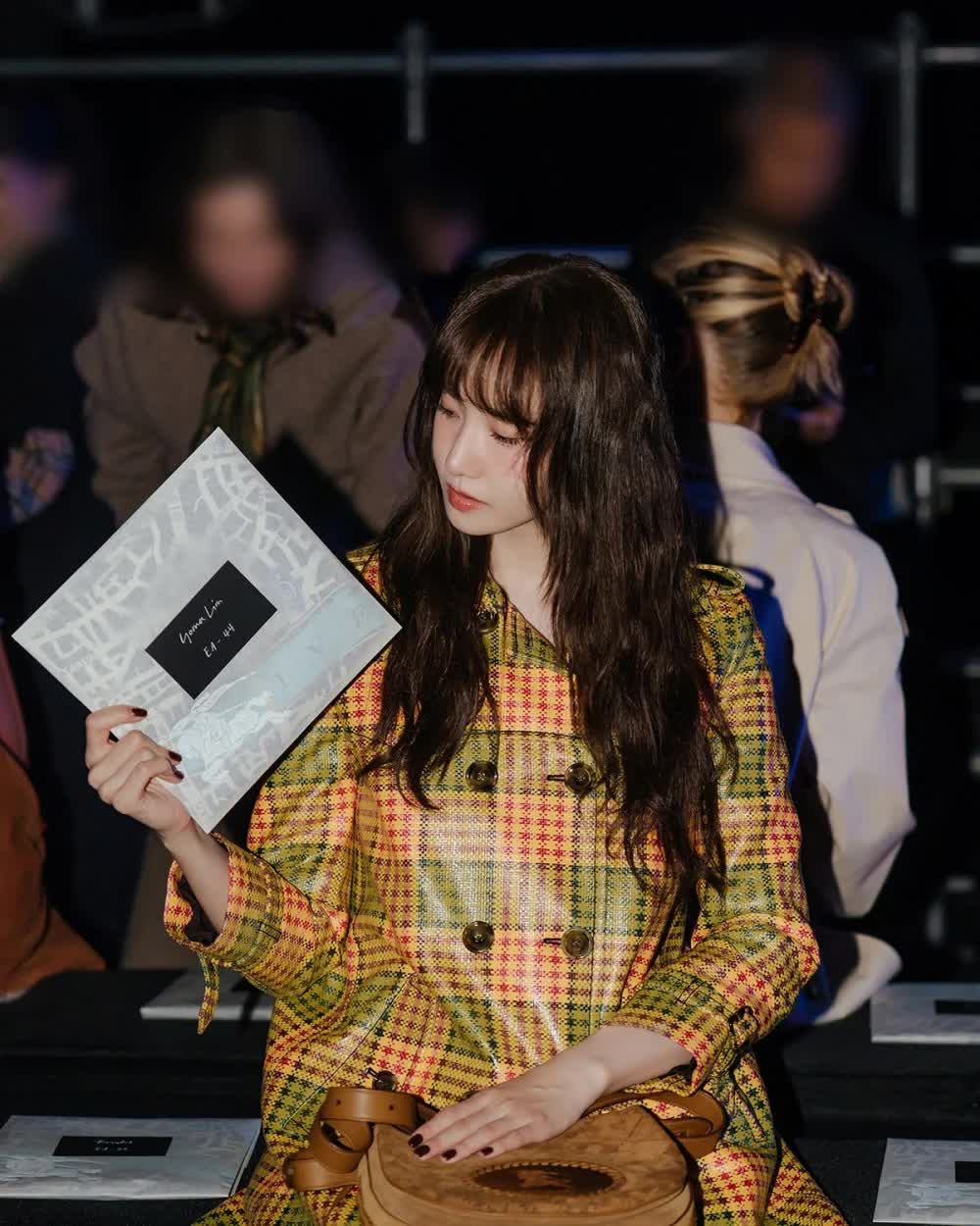 YoonA tỏa sáng rực rỡ tại Tuần lễ thời trang London- Ảnh 3. YoonA tỏa sáng rực rỡ tại Tuần lễ thời trang London- Ảnh 3.