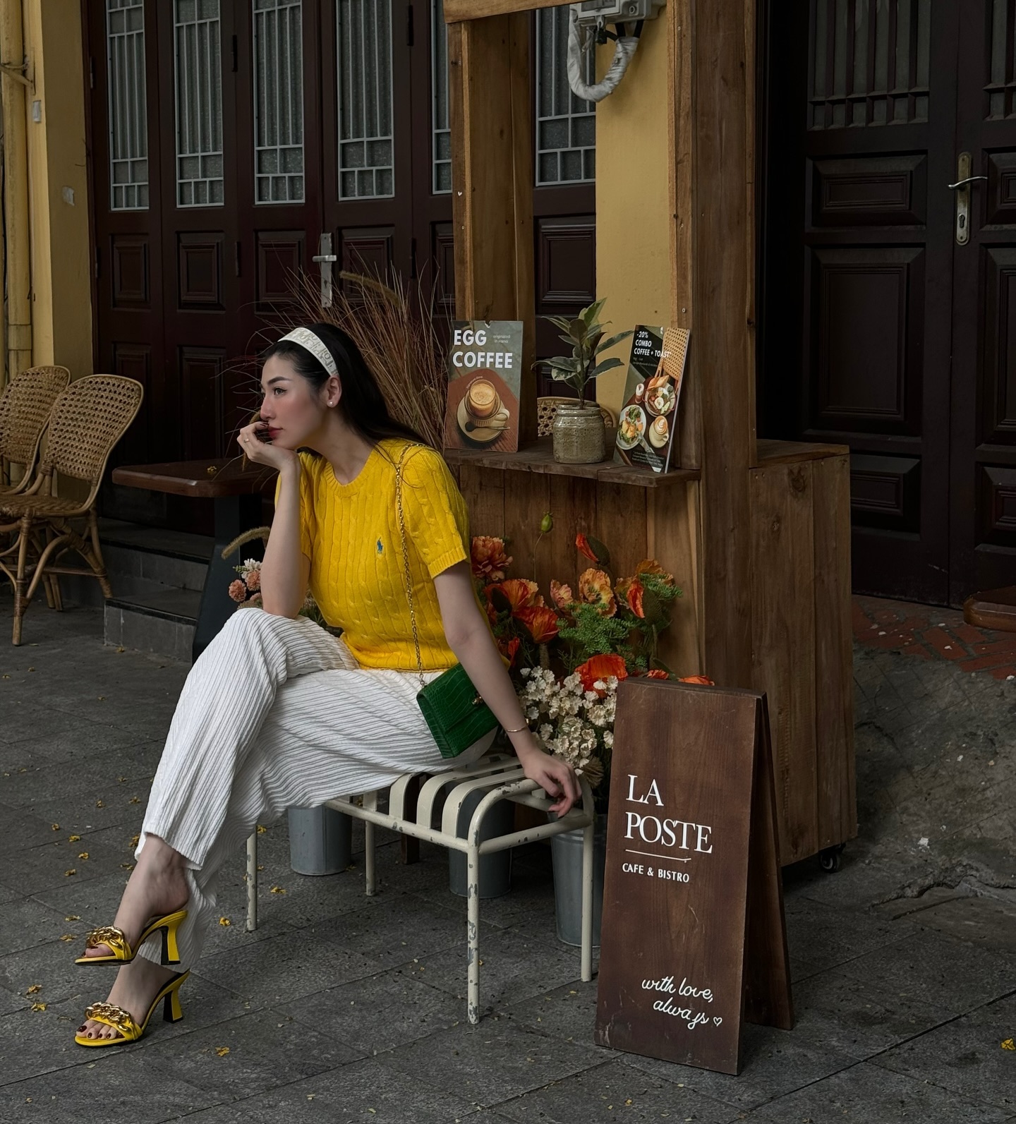 N&agrave;ng d&acirc;u h&agrave;o m&ocirc;n c&oacute; 4 c&aacute;ch mặc đồ trắng sang trọng m&agrave; chị em sẽ muốn học theo- Ảnh 6.