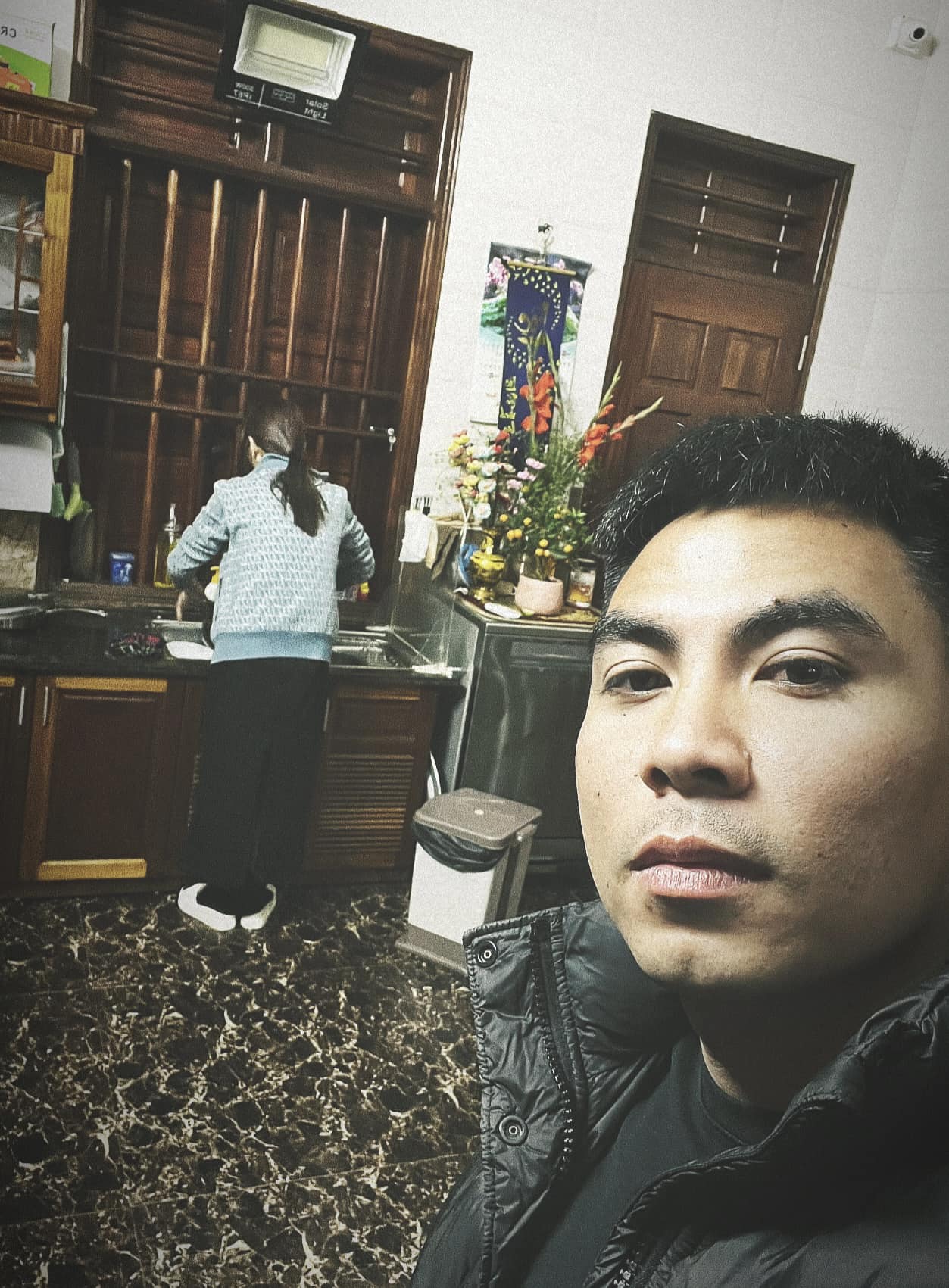 MC M&ugrave; Tạt v&agrave; Đức Huy gi&agrave;u cỡ n&agrave;o m&agrave; d&ugrave;ng hoa cầm tay đắt nhất thế giới, &ecirc; hề v&agrave;ng d&ugrave; mới đ&aacute;m hỏi?- Ảnh 5.