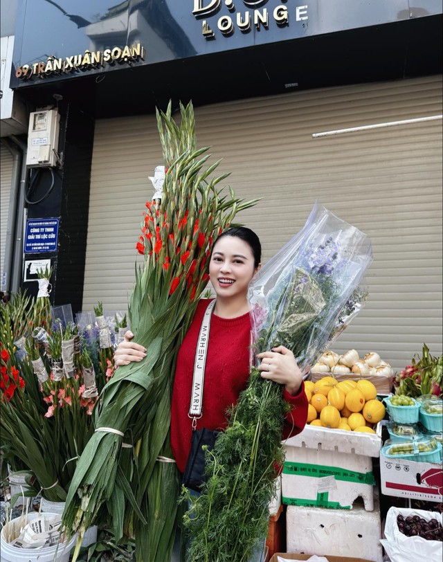 Hot mom Hằng T&uacute;i l&agrave; ai?- Ảnh 4.