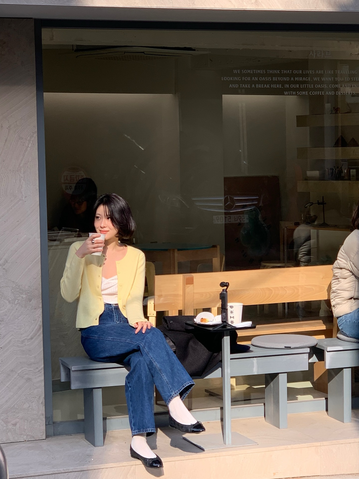 B&acirc;y giờ kh&ocirc;ng phải l&uacute;c sắm &aacute;o kho&aacute;c hay &aacute;o len, đ&acirc;y mới l&agrave; 5 item n&agrave;ng cần nhất để v&agrave;o h&egrave; mặc đẹp lu&ocirc;n- Ảnh 8.