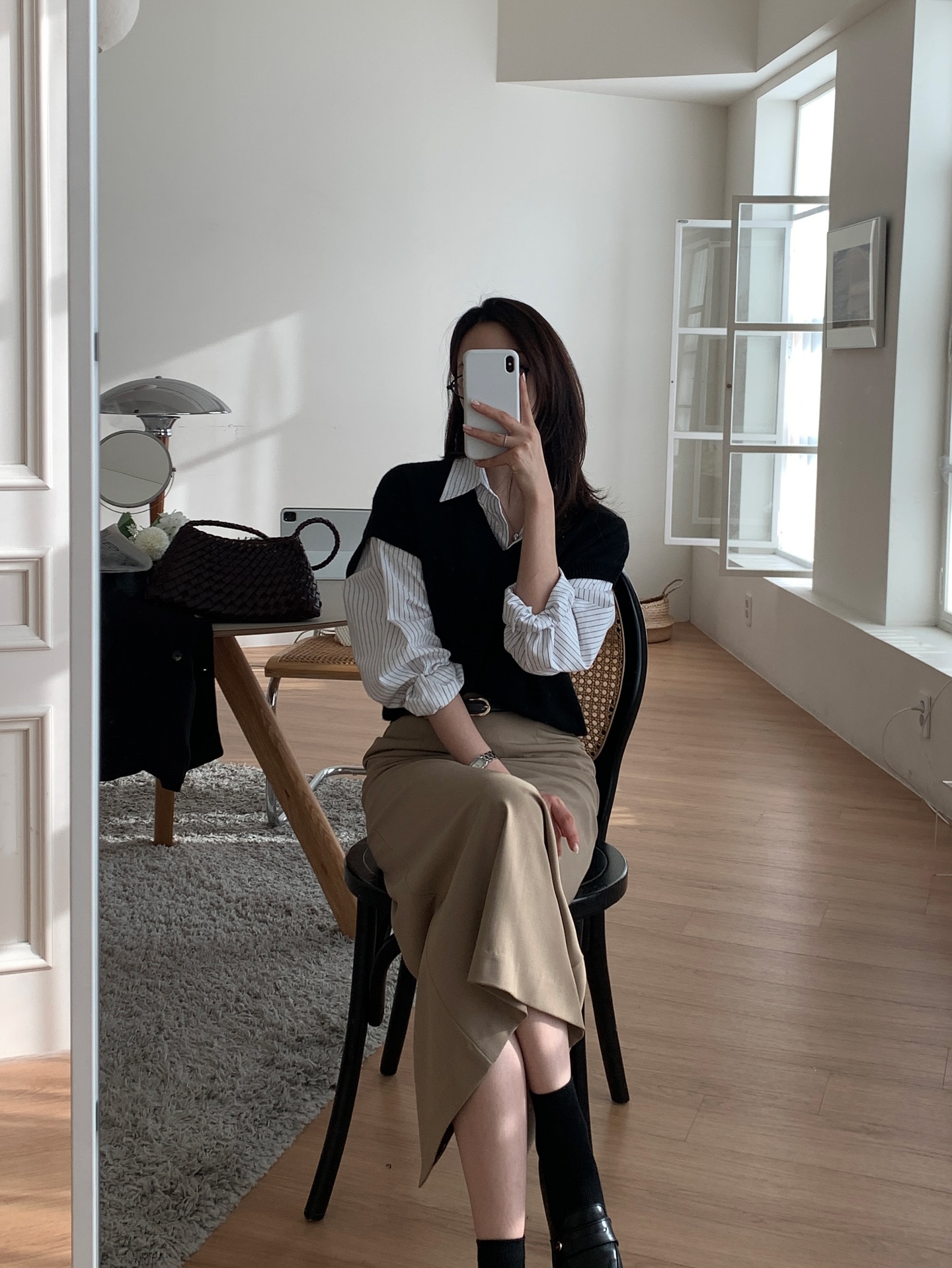 Hai mẫu ch&acirc;n v&aacute;y c&ocirc;ng sở đang dẫn đầu về độ hot: T&ocirc;n d&aacute;ng cực đỉnh, mặc l&ecirc;n chuẩn thanh lịch- Ảnh 12.