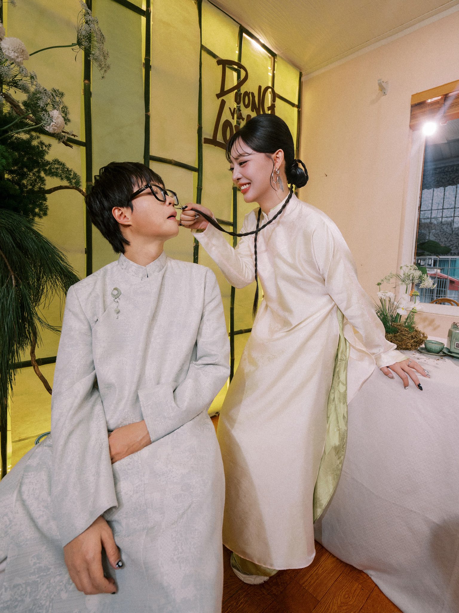 Sao nam Vbiz b&iacute; mật l&agrave;m đ&aacute;m hỏi, lần đầu h&eacute; lộ h&igrave;nh ảnh g&acirc;y sốt- Ảnh 2.