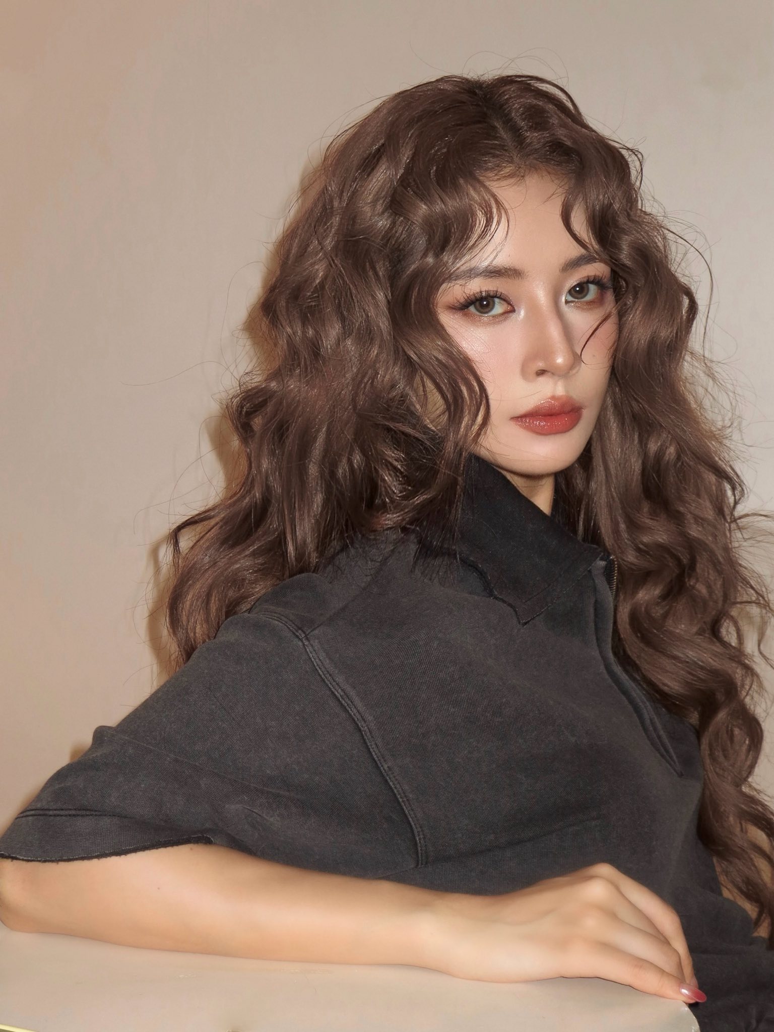 Kh&oacute; ph&acirc;n biệt đ&acirc;y l&agrave; Chi Pu hay tranh AI vẽ- Ảnh 2.