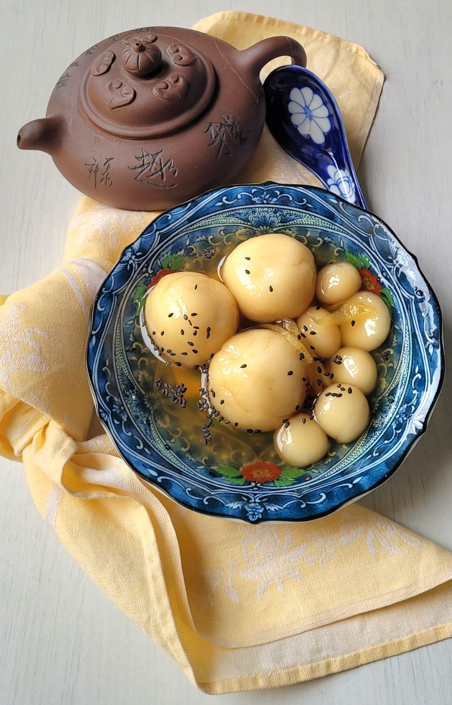 Rằm th&aacute;ng Gi&ecirc;ng 2026: Đừng để m&acirc;m c&uacute;ng thiếu 1 m&oacute;n &ldquo;giữ v&iacute;a&rdquo; n&agrave;y kẻo cả năm lao đao, c&aacute;c cụ dặn rồi!- Ảnh 1.