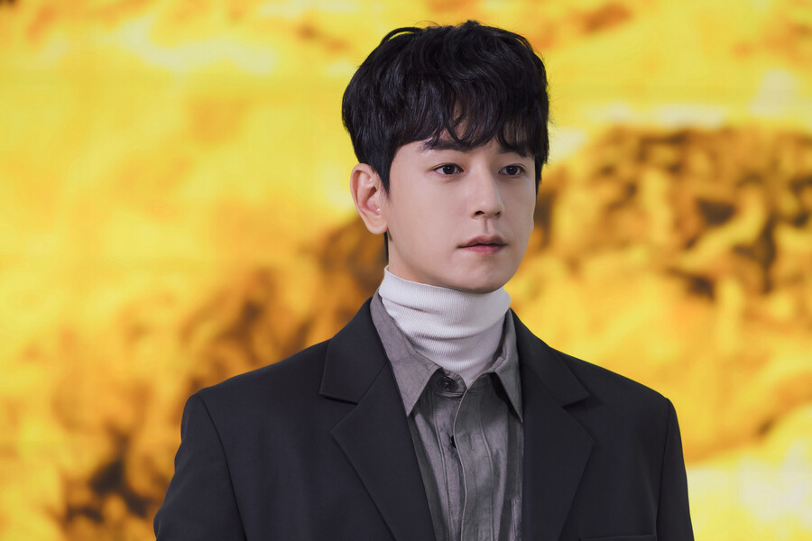 Nam thần 1m86 từng đóng Vườn Sao Băng, nay hết thời đi làm thuê ở kho vận, 3 năm không được mời đóng phim- Ảnh 1. Nam thần 1m86 từng đóng Vườn Sao Băng, nay hết thời đi làm thuê ở kho vận, 3 năm không được mời đóng phim- Ảnh 1.