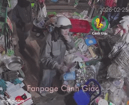 Cận cảnh cuộc trao đổi với hai người lạ, sau hơn 1 ph&uacute;t nữ chủ tiệm tạp h&oacute;a ngất xỉu- Ảnh 2.