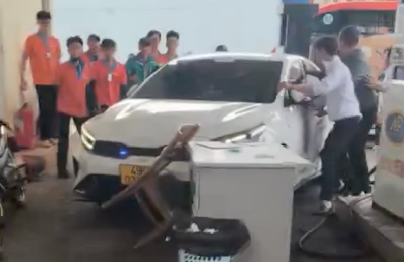 Nam thanh ni&ecirc;n "đại n&aacute;o" Bến xe li&ecirc;n tỉnh Đ&agrave; Lạt khai g&igrave;?- Ảnh 1.