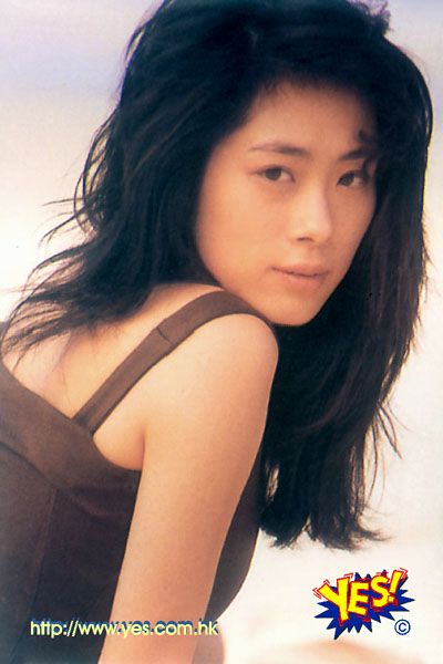 Sự hết thời của nữ ca sĩ nổi tiếng bậc nhất showbiz: Ngủ dưới gầm cầu, sống nhờ đồ ăn thừa, t&agrave;i sản duy nhất l&agrave; m&aacute;y nghe nhạc- Ảnh 1.