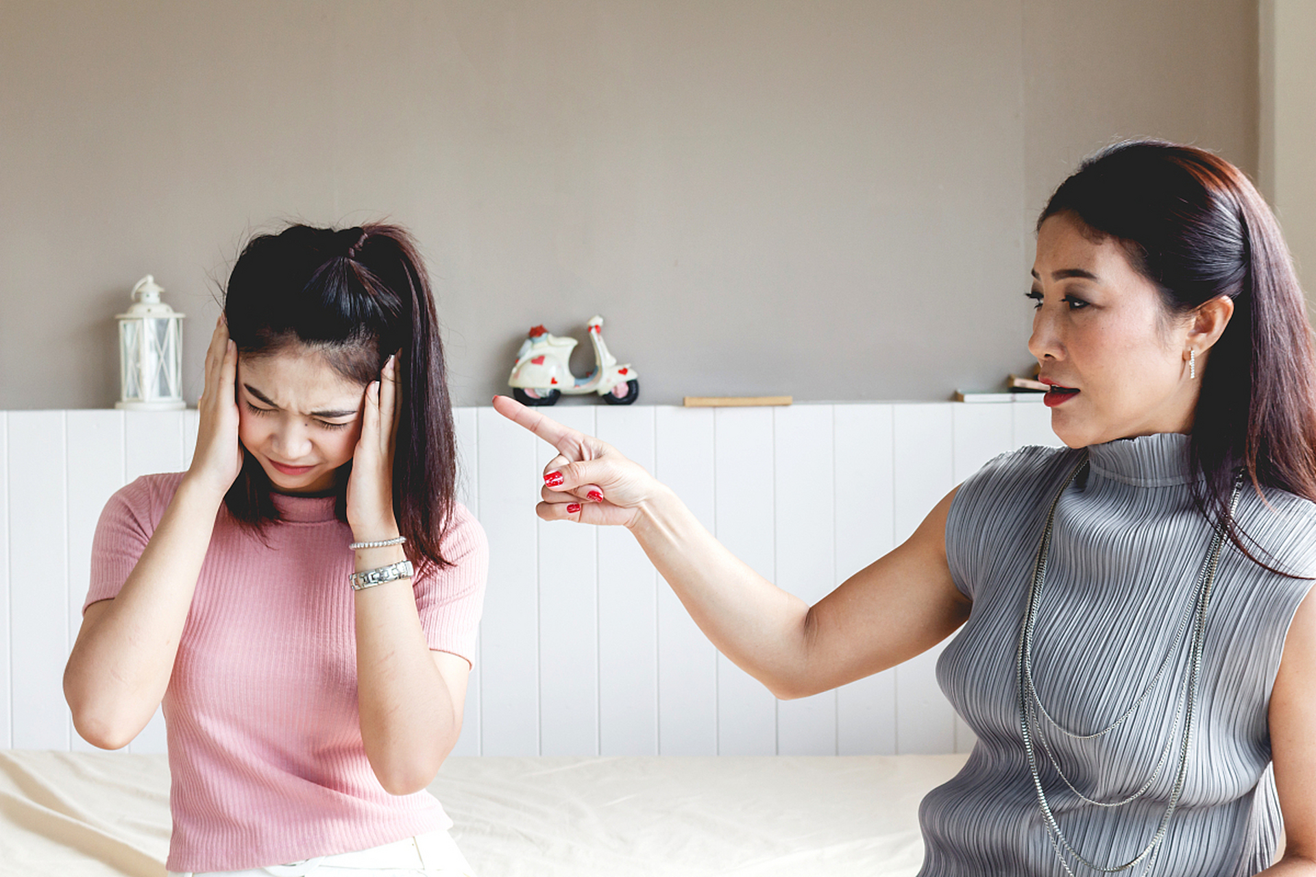 Bế tắc v&igrave; em g&aacute;i 2k10 "đ&uacute; đởn, a dua", thậm ch&iacute; dọa tự tử nếu kh&ocirc;ng được chiều, anh trai phải l&ecirc;n mạng xin &yacute; kiến gấp- Ảnh 2.