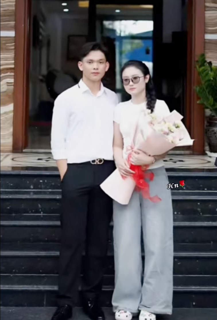 C&ocirc; d&acirc;u T&acirc;y Ninh lấy chồng Campuchia: Cưới xong về cơ ngơi triệu đ&ocirc;, th&acirc;n thế năm 19 tuổi đ&atilde; khiến người ta cho&aacute;ng v&aacute;ng- Ảnh 11.