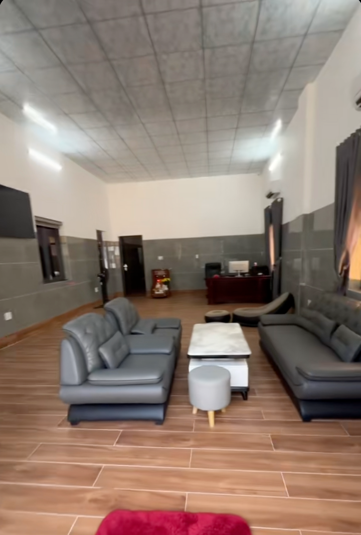 C&ocirc; d&acirc;u T&acirc;y Ninh lấy chồng Campuchia: Cưới xong về cơ ngơi triệu đ&ocirc;, th&acirc;n thế năm 19 tuổi đ&atilde; khiến người ta cho&aacute;ng v&aacute;ng- Ảnh 6.